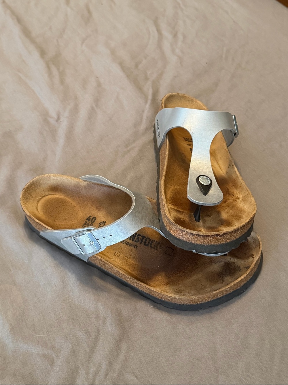 Birkenstock Metallic Silver Gizeh Thong Sandals - Picture 3 of 4